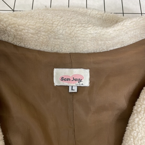 San Joy corduroy cropped camel colored jacket with faux sherpa lining - Picture 7 of 10